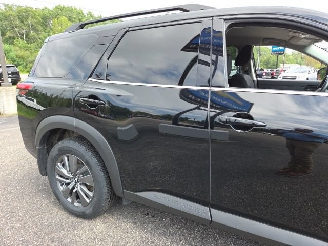 2024 Nissan Pathfinder SV 4WD