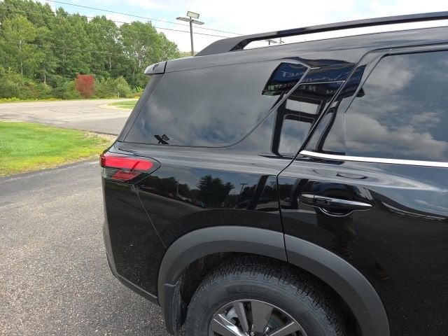 2024 Nissan Pathfinder SV 4WD