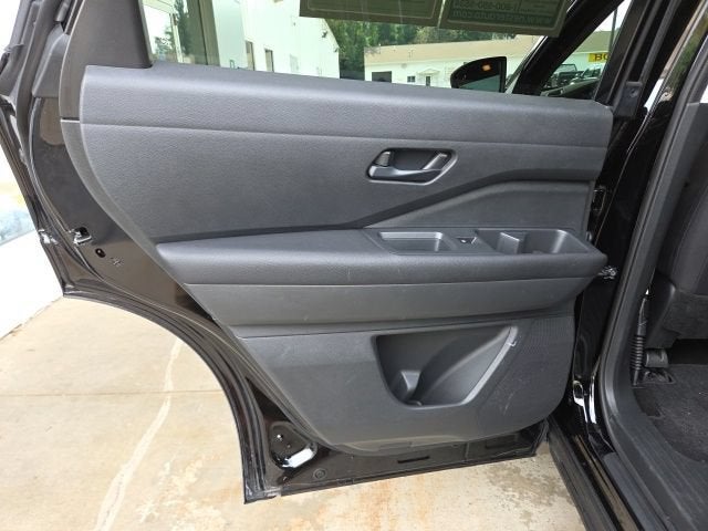 2024 Nissan Pathfinder SV 4WD