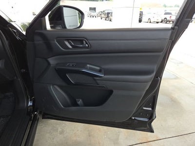 2024 Nissan Pathfinder SV 4WD