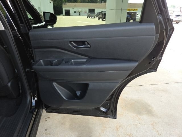 2024 Nissan Pathfinder SV 4WD