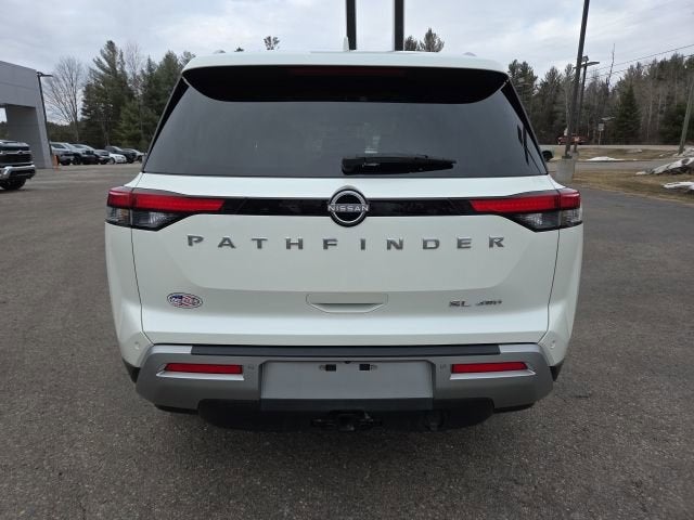 2023 Nissan Pathfinder SL