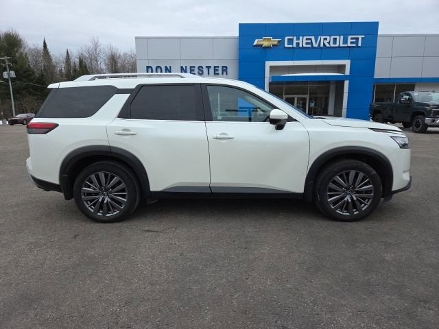 2023 Nissan Pathfinder SL