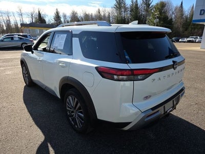 2023 Nissan Pathfinder SL