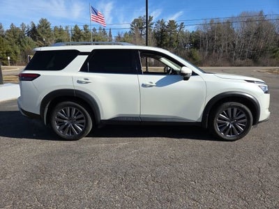 2023 Nissan Pathfinder SL