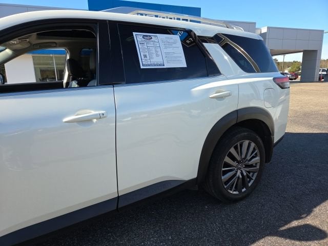 2023 Nissan Pathfinder SL