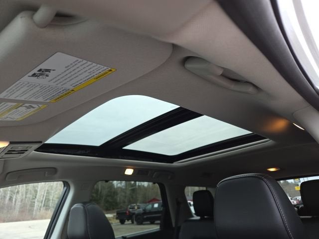 2023 Nissan Pathfinder SL