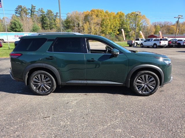 2022 Nissan Pathfinder SL