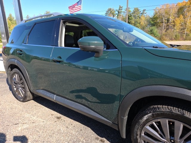 2022 Nissan Pathfinder SL