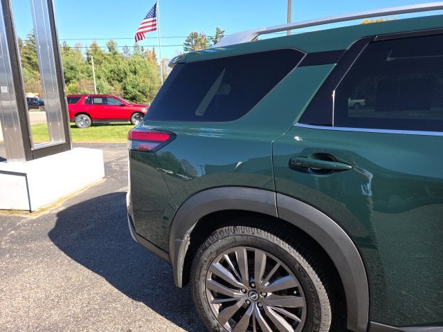 2022 Nissan Pathfinder SL