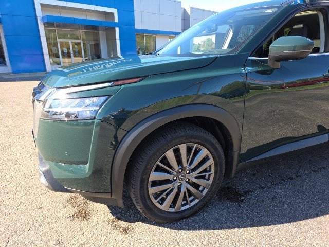 2022 Nissan Pathfinder SL
