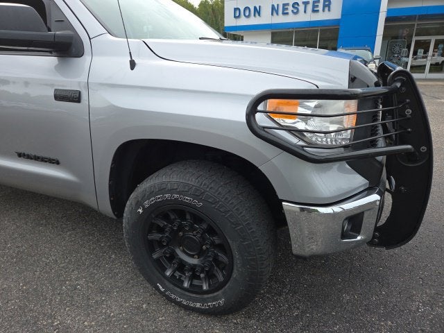 2017 Toyota Tundra SR5 5.7L V8