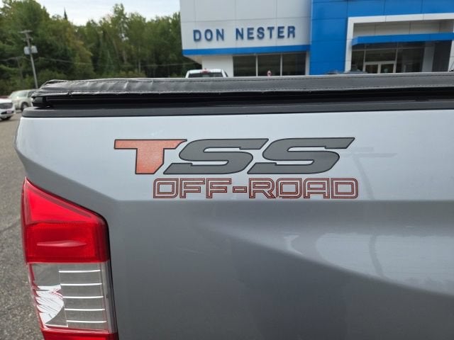 2017 Toyota Tundra SR5 5.7L V8