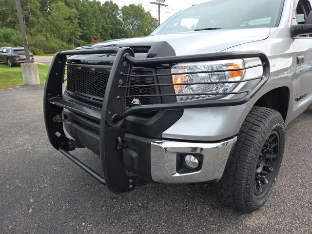 2017 Toyota Tundra SR5 5.7L V8