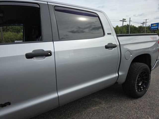 2017 Toyota Tundra SR5 5.7L V8