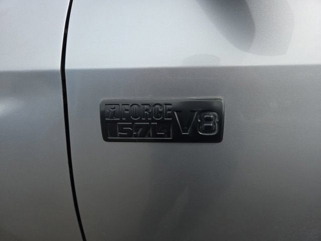 2017 Toyota Tundra SR5 5.7L V8