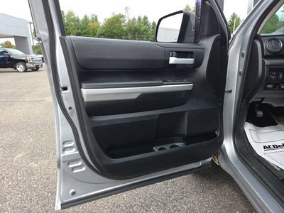 2017 Toyota Tundra SR5 5.7L V8