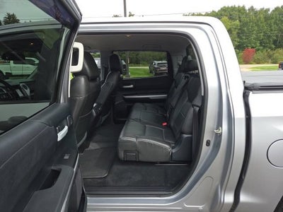 2017 Toyota Tundra SR5 5.7L V8