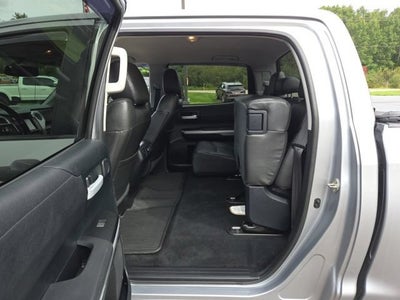2017 Toyota Tundra SR5 5.7L V8