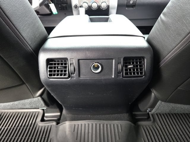 2017 Toyota Tundra SR5 5.7L V8