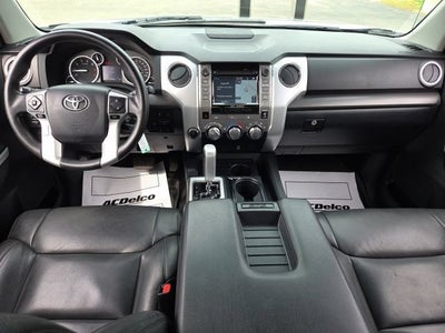 2017 Toyota Tundra SR5 5.7L V8