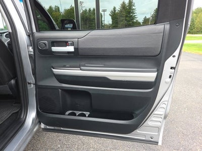 2017 Toyota Tundra SR5 5.7L V8
