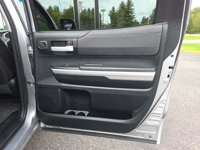 2017 Toyota Tundra SR5 5.7L V8