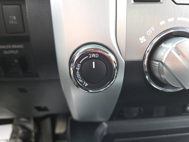 2017 Toyota Tundra SR5 5.7L V8