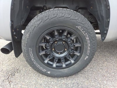 2017 Toyota Tundra SR5 5.7L V8