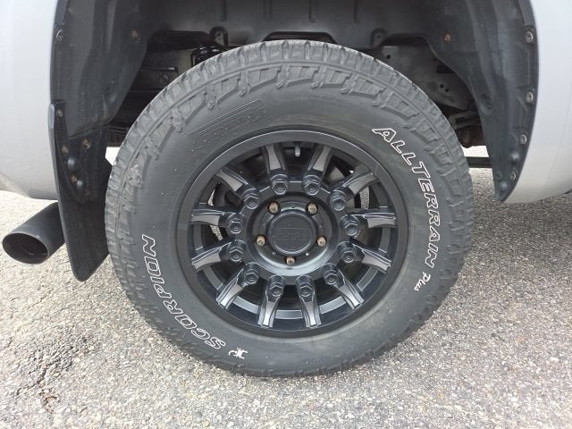 2017 Toyota Tundra SR5 5.7L V8