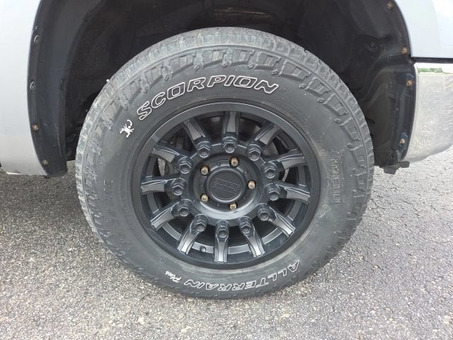 2017 Toyota Tundra SR5 5.7L V8