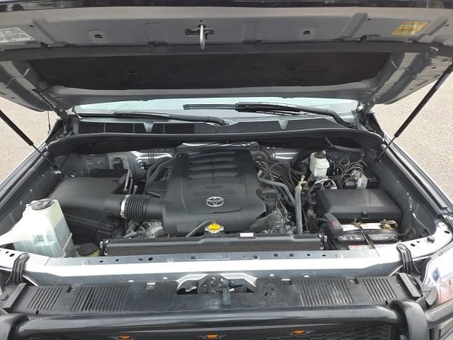 2017 Toyota Tundra SR5 5.7L V8